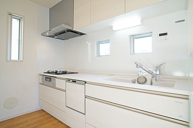 【キッチン】■家族の絆を深める、温もりのあるキッチン