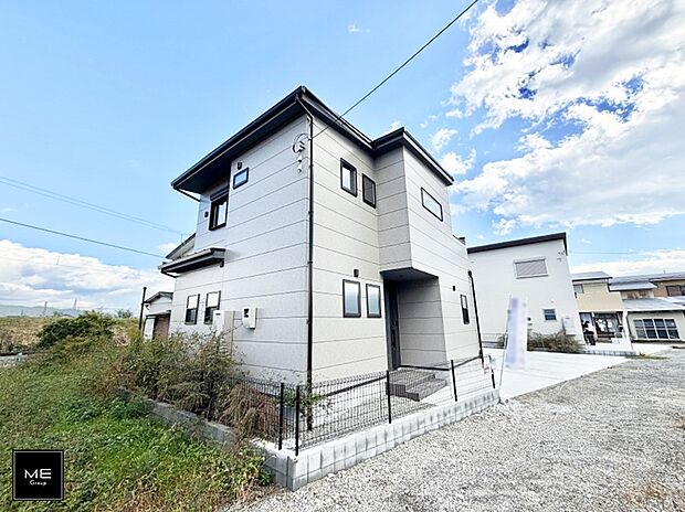 【現地外観写真】■暮らしを豊かにする充実した仕様設備で快適に