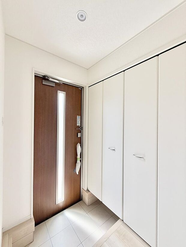 【玄関】■ ここから始まる一日、すっきり整った玄関