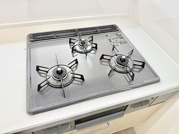 【3口ガスコンロ】■複数の鍋が同時に使えますね