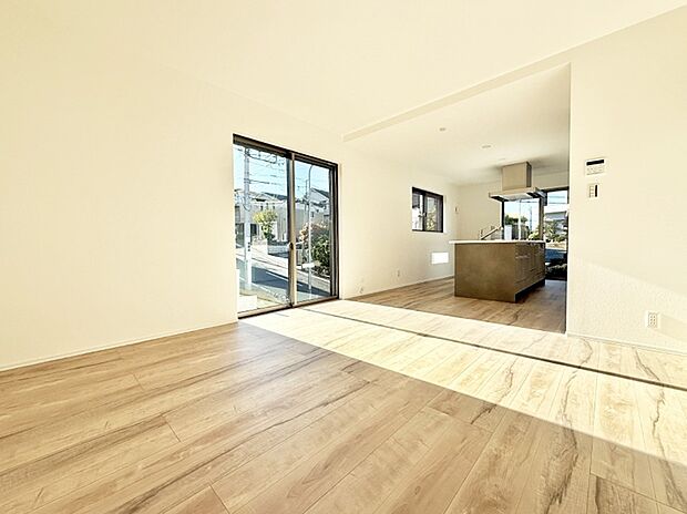 【リビング】■くつろぎと笑顔が集まる、心温まるリビング