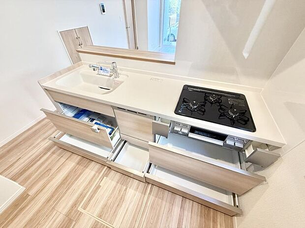 【キッチン】■シンプルで機能的、毎日使いやすいキッチン