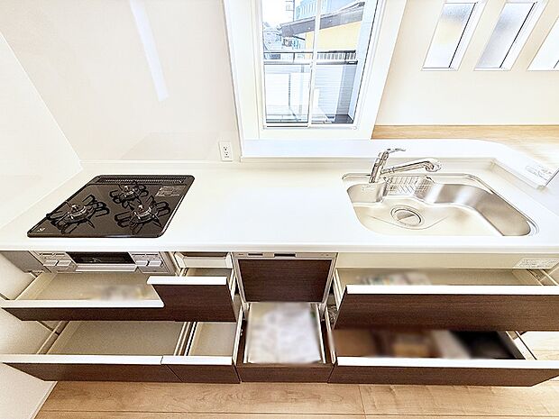 【キッチン】■シンプルで機能的、毎日使いやすいキッチン