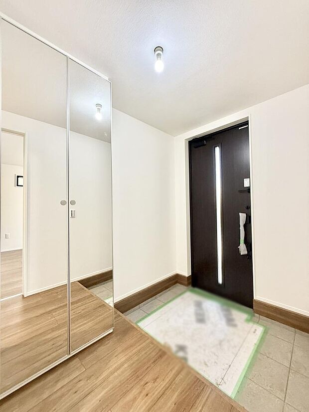 【玄関】■ シンプルで美しく、快適な暮らしの入り口