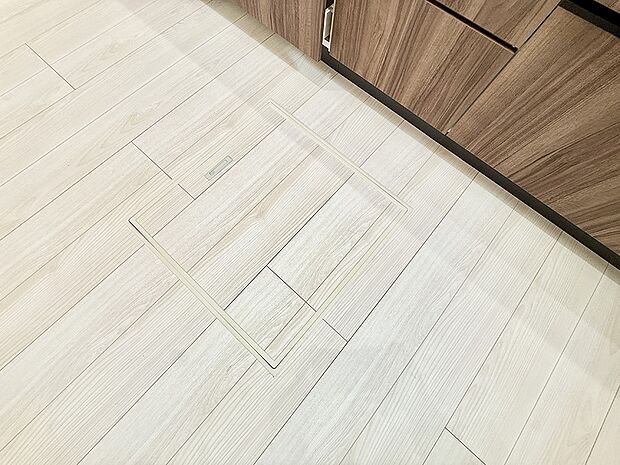 【床下収納】■隠れた収納スペースで家全体がスッキリ