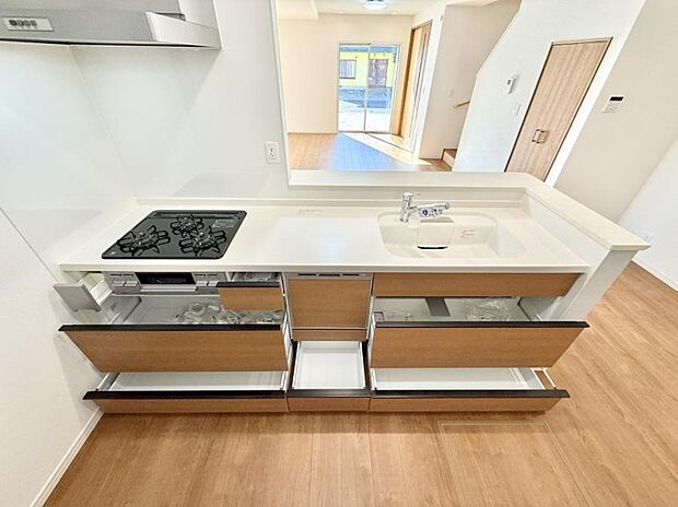 【キッチン】■家族の絆を深める、温もりのあるキッチン