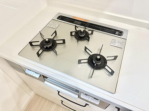 【3口ガスコンロ】■一度に多くの料理ができ便利で効率的