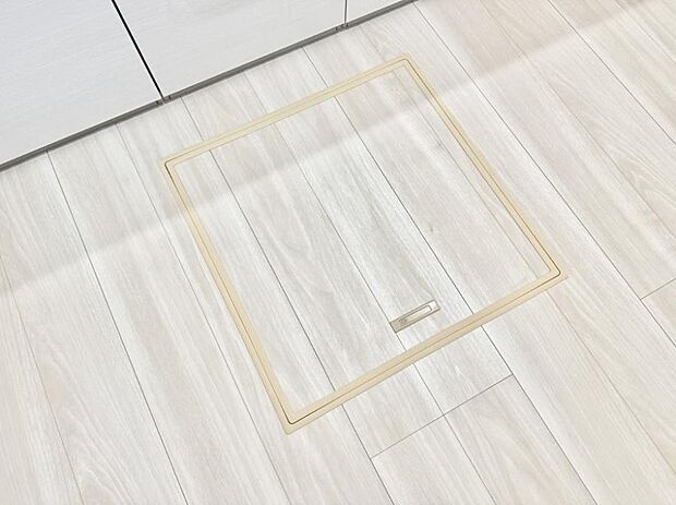 【床下収納】■隠れた収納スペースで家全体がスッキリ