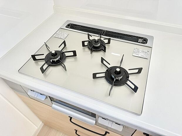 【3口ガスコンロ】■一度に多くの料理ができ便利で効率的