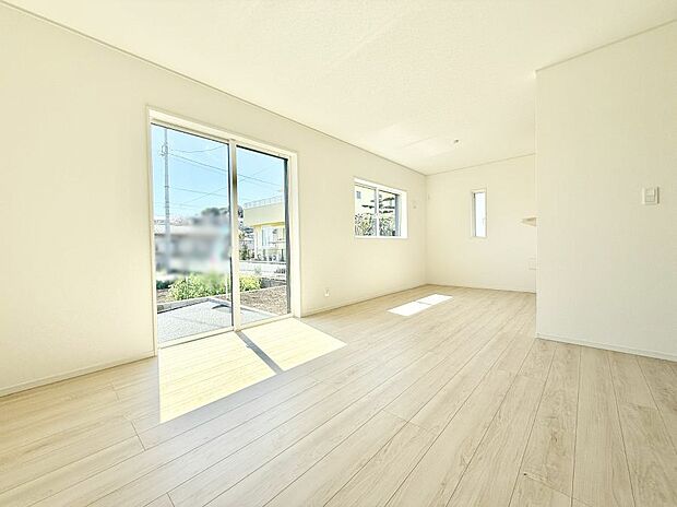 【ダイニング】■温もりを感じる、居心地のいいリビング