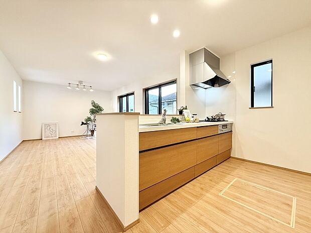 【ダイニングキッチン】■キレイに片付く、使いやすいキッチン