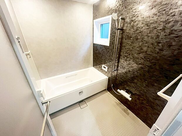 【浴室】■家族みんなが気持ちよく使える設計です