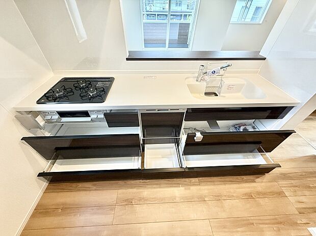 【キッチン】■アイデア広がる、クリエイティブな料理空間