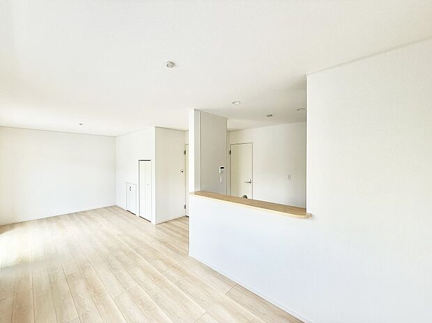 【リビング】■くつろぎと笑顔が集まる、心温まるリビング