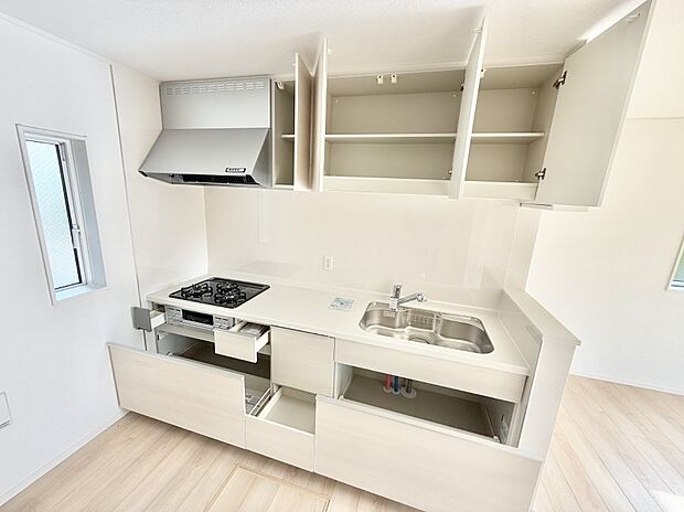 【キッチン】■家族の絆を深める、温もりのあるキッチン