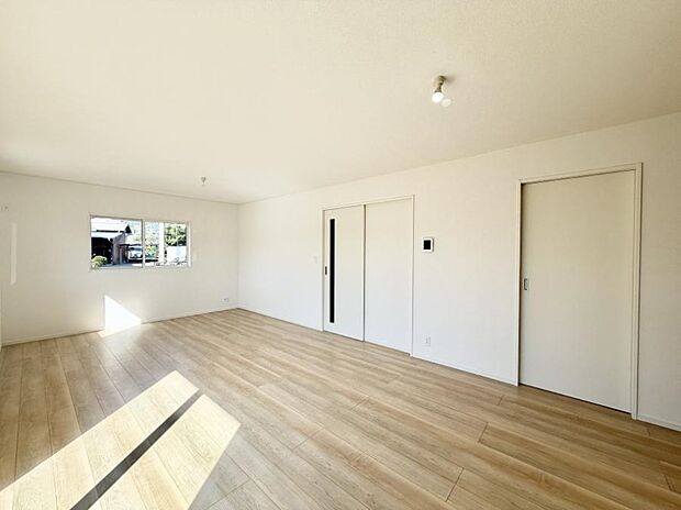 【リビング】■家族の時間を彩る、快適で癒される空間