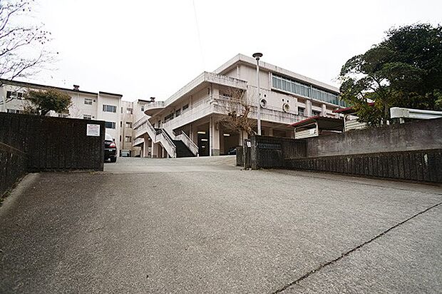 山北町立山北中学校（約1,800m・徒歩23分）