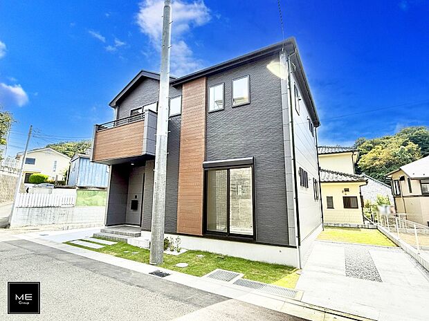 【現地外観写真】■暮らしを彩る充実した設備仕様が備わった住まい