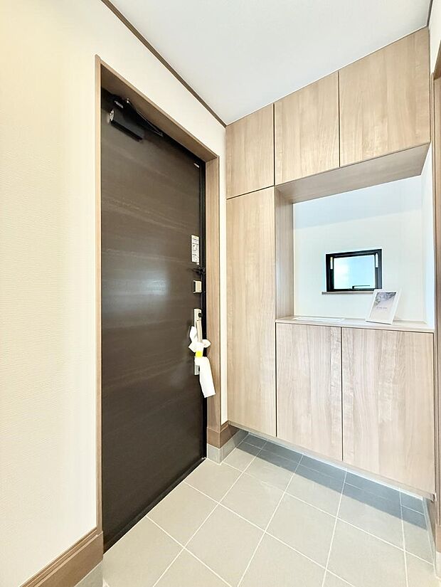 【玄関】■ シンプルで美しく、快適な暮らしの入り口