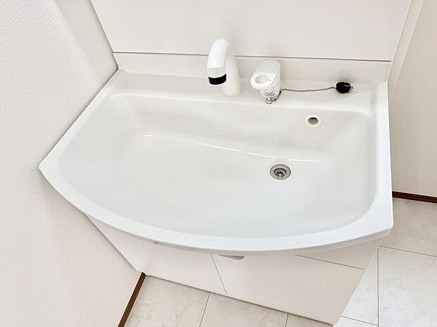 【ハンドシャワー付洗面台】■手洗いや顔を洗う時も快適に使える便利なシャワー