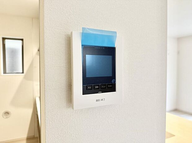 【TVモニター付インターフォン】■訪問者を確認できて安心感が増します