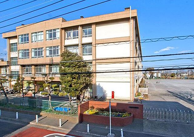 藤沢市立亀井野小学校（約1,200m・徒歩15分）