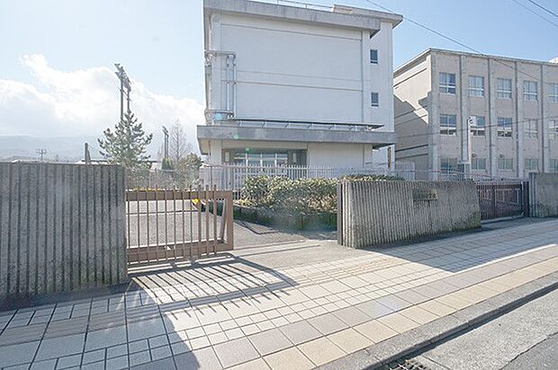 南足柄市立南足柄中学校（約1,800m・徒歩23分）