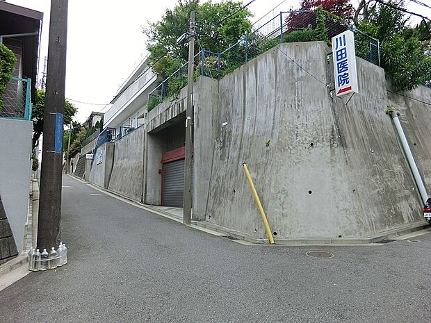 川田医院（約500m・徒歩7分）