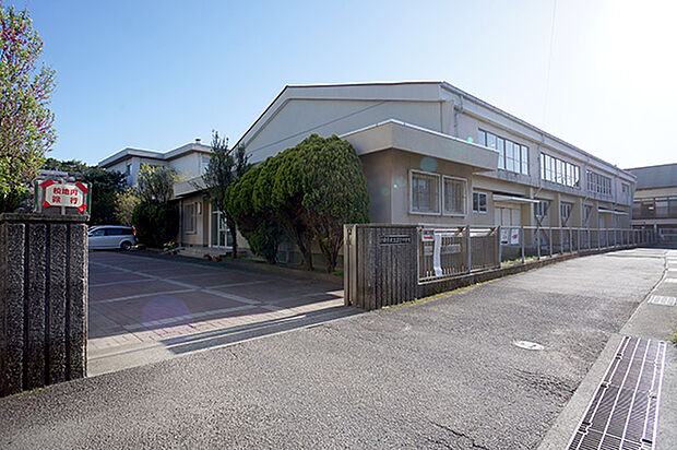 小田原市立酒匂中学校（約700m・徒歩9分）