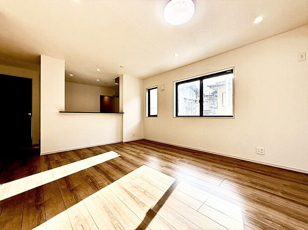 【リビング】■くつろぎと笑顔が集まる、心温まるリビング