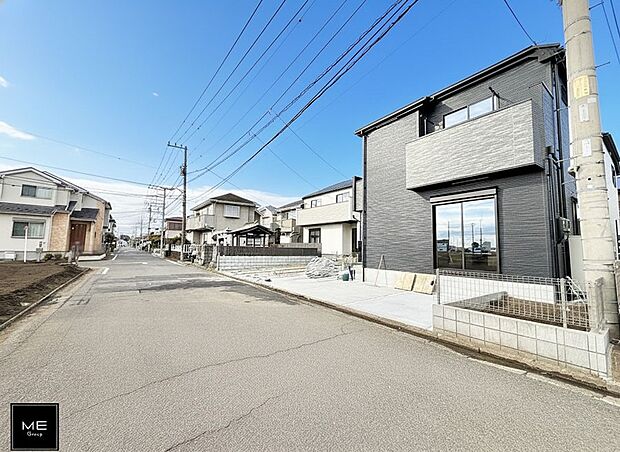 【前面道路含む現地写真】■家族とのお出かけが楽しくなる環境です