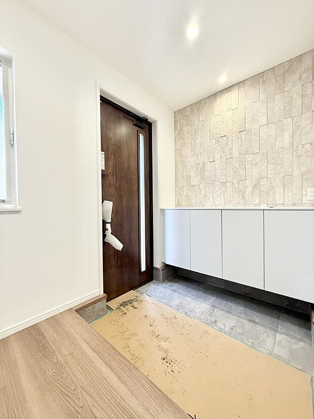 【玄関】■ シンプルで美しく、快適な暮らしの入り口