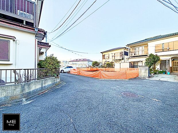 【前面道路含む現地写真】■優雅なラインが、毎日を引き立てます