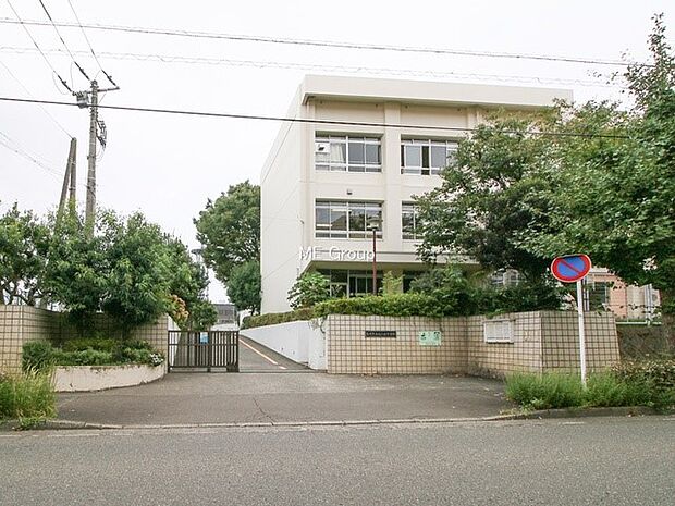 藤沢市立滝の沢中学校(約1,400m・徒歩18分)