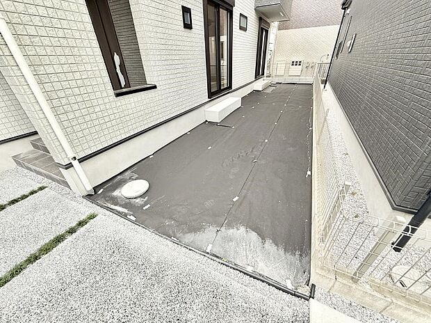 【庭】■暮らしに潤いを与える、緑が取り入れられた住まいです