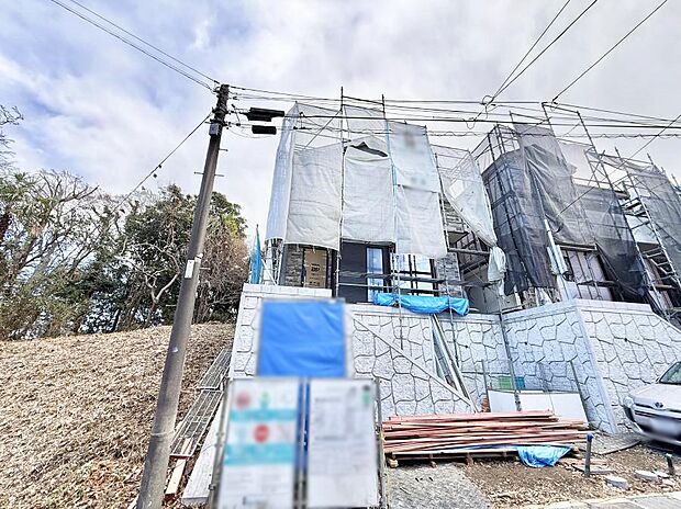 【現地外観写真】■家族みんなが笑顔で過ごせる、安心感のある住まい