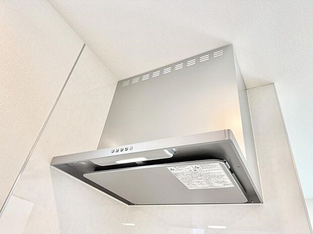 【レンジフード】■フードに覆われている為、匂いが換気扇に誘導され、効率的に排煙ができます