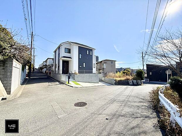 【前面道路含む現地写真】■家族とのお出かけが楽しくなる環境です