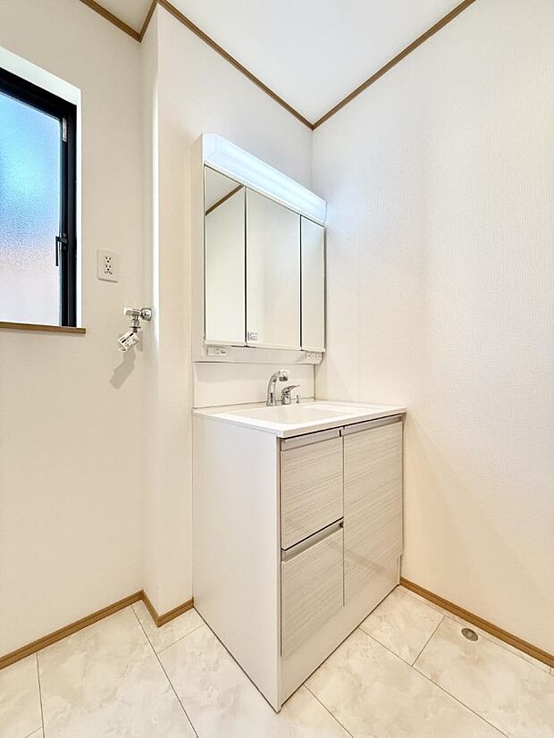 【洗面台・洗面所】■朝の準備がスムーズにできる広さです