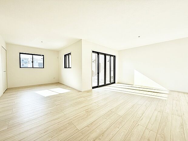 【リビングダイニング】■シンプルだけど贅沢、大切な人と過ごす心がほどける空間