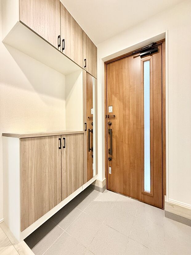 【玄関】■ ここから始まる一日、すっきり整った玄関