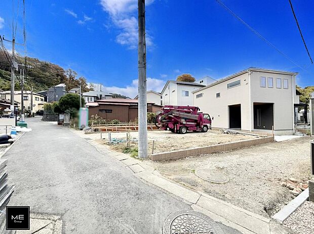 【前面道路含む現地写真】■優雅なラインが、毎日を引き立てます