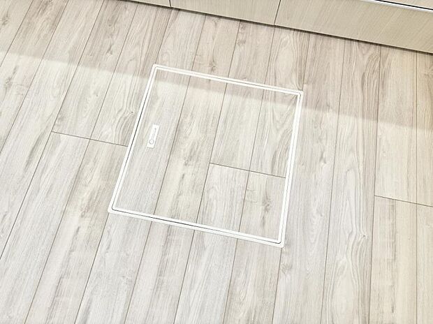 【床下収納】■隠れた収納スペースで家全体がスッキリ