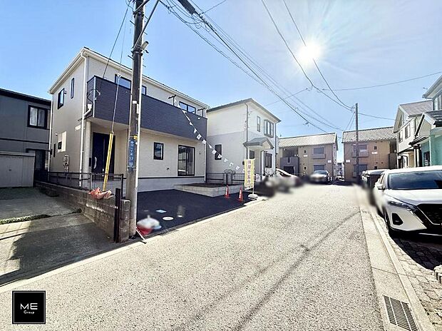 【前面道路含む現地写真】■優雅なラインが、毎日を引き立てます