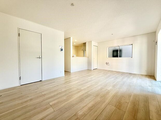 【ダイニング】■温もりを感じる、居心地のいいリビング