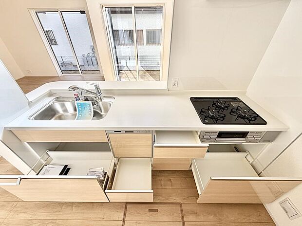 【キッチン】■家族の絆を深める、温もりのあるキッチン