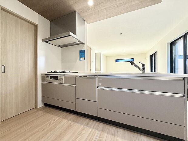 【キッチン】■シンプルで機能的、毎日使いやすいキッチン