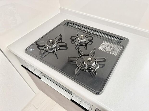 【3口ガスコンロ】■一度に多くの料理ができ便利で効率的