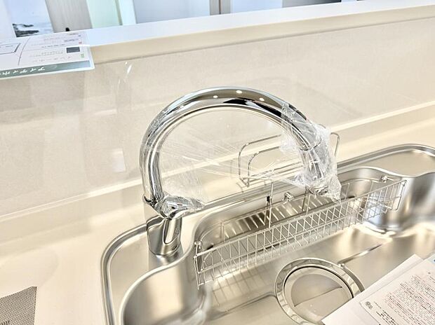 【浄水器】■清潔でおいしい水を手軽に供給してくれます