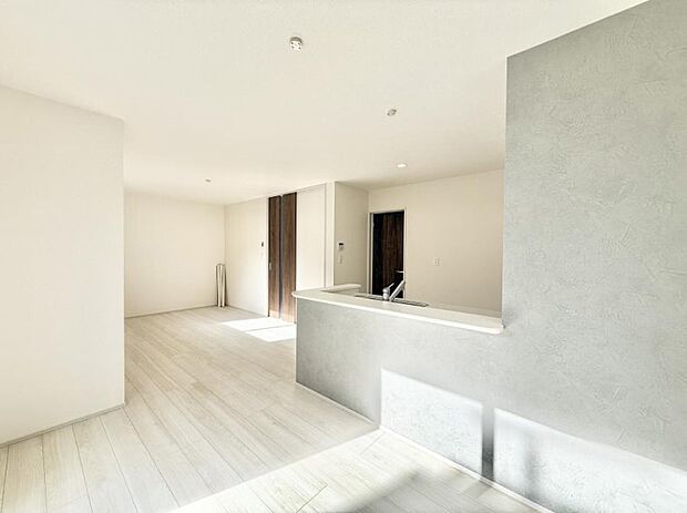 【リビングダイニング】■シンプルだけど贅沢、大切な人と過ごす心がほどける空間